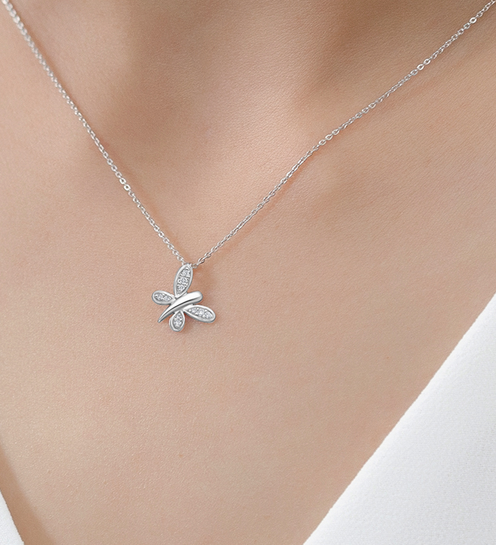 33-0042 - Butterfly Necklace in 18K White Gold, Decorated with Diamonds.