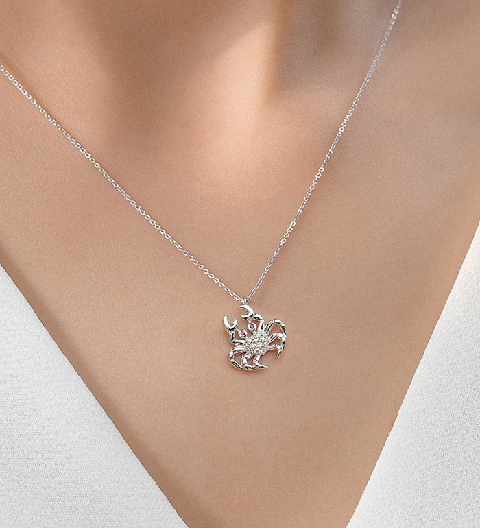 33-0107 - Crab Necklace in 18K White Gold, Decorated with Diamonds and Ruby.